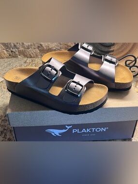 Ladies size 6- Plakton double strap slide sandals- new!